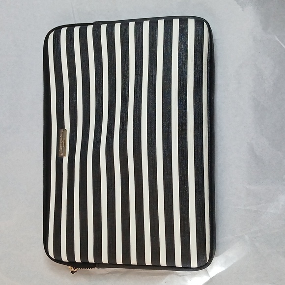 kate spade Handbags - EUC Kate Spade Black And White Stripe 13"×9.5" Laptop Notebook Sleeve